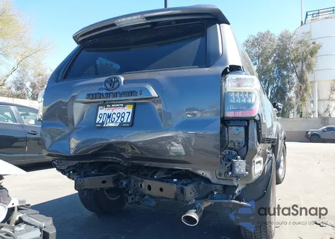 2023 Toyota 4Runner Sr5 Premium z USA, uszkodzony, nr VIN JTEFU5JR2P5283583